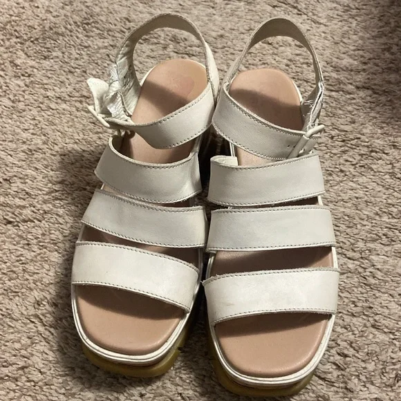 Sorel Chic Cream Strappy Sandals - Picture 2 of 3